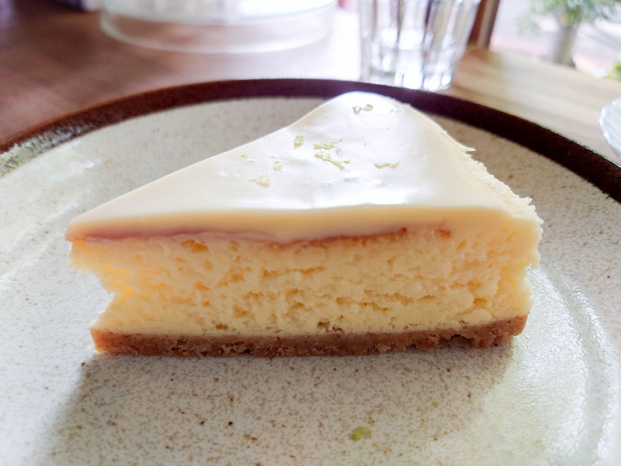 [食記][高雄市] 馤 咖啡。食作 — 左營高鐵站附近復古風格咖啡廳