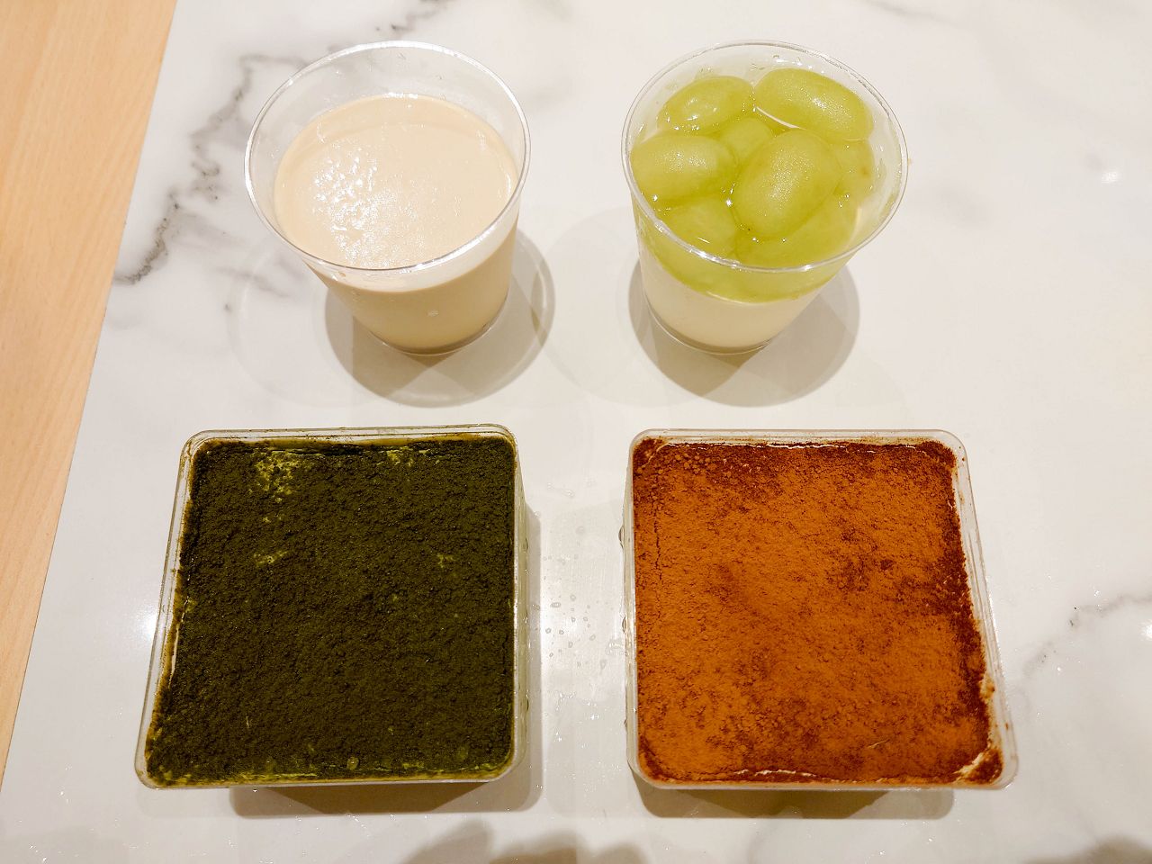 [食記][高雄市] A BIT SWEET 甜點工作室 (已改名為：奕點甜 · 甜點工作室) — 捷運都會公園站旁巷弄內的路邊甜點小舖，提拉米蘇和奶酪專賣。