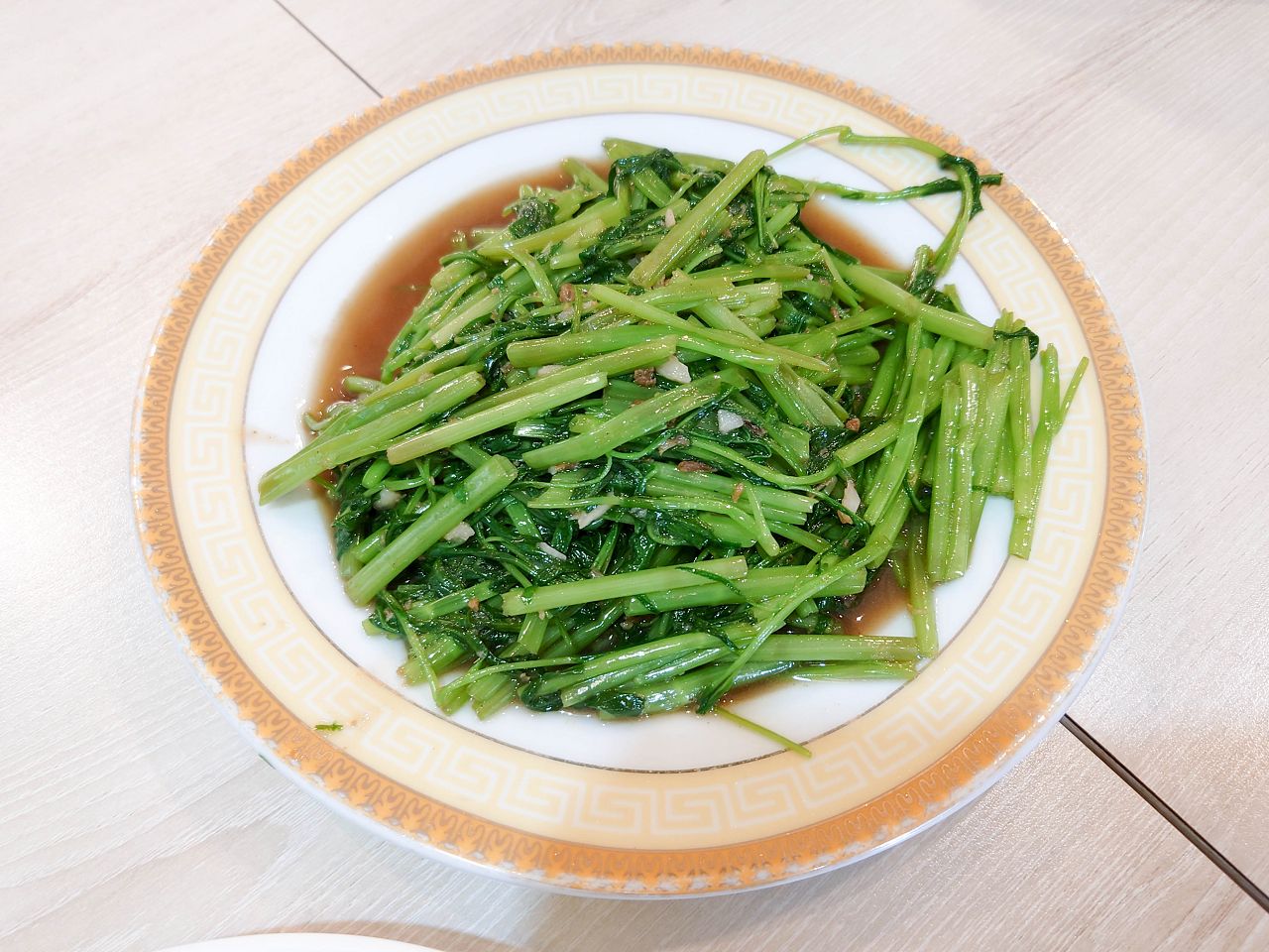 [食記][高雄市] 鴻泰興泰式料理 大昌旗艦店 — 老牌平價泰式料理餐廳，多人合享泰式合菜的好選擇。