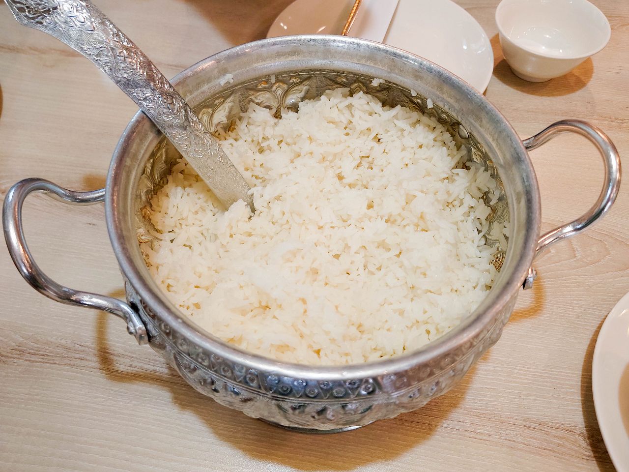 [食記][高雄市] 鴻泰興泰式料理 大昌旗艦店 — 老牌平價泰式料理餐廳，多人合享泰式合菜的好選擇。
