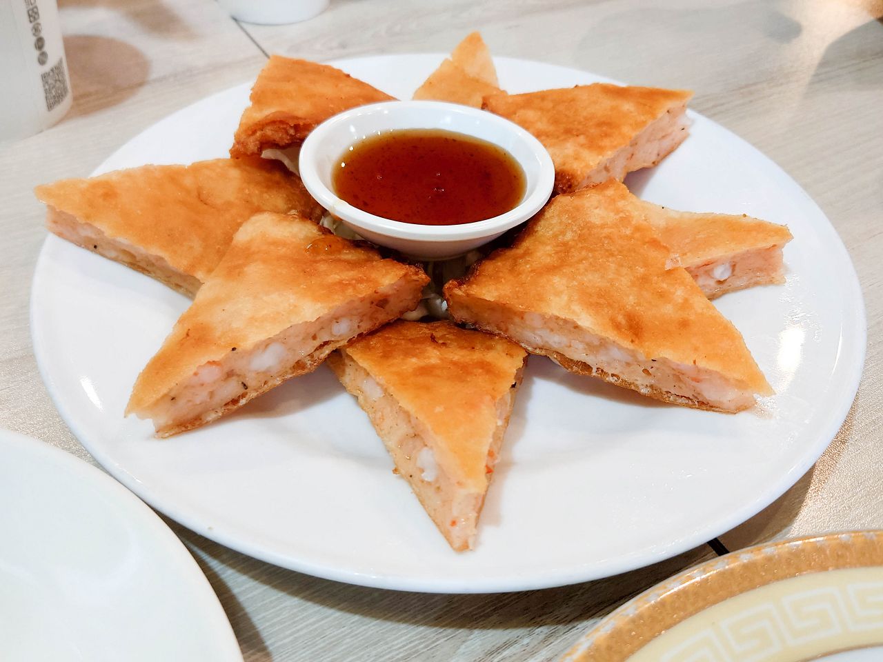 [食記][高雄市] 鴻泰興泰式料理 大昌旗艦店 — 老牌平價泰式料理餐廳，多人合享泰式合菜的好選擇。