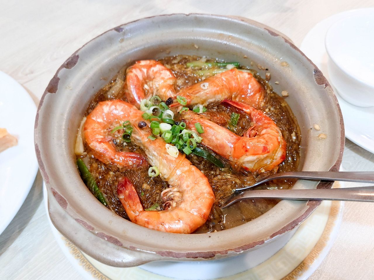 [食記][高雄市] 鴻泰興泰式料理 大昌旗艦店 — 老牌平價泰式料理餐廳，多人合享泰式合菜的好選擇。