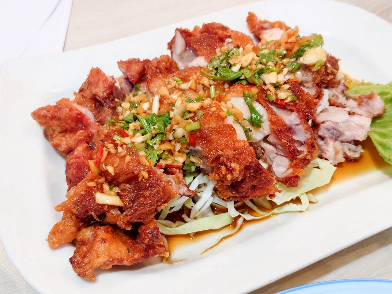 [食記][高雄市] 鴻泰興泰式料理 大昌旗艦店 — 老牌平價泰式料理餐廳，多人合享泰式合菜的好選擇。