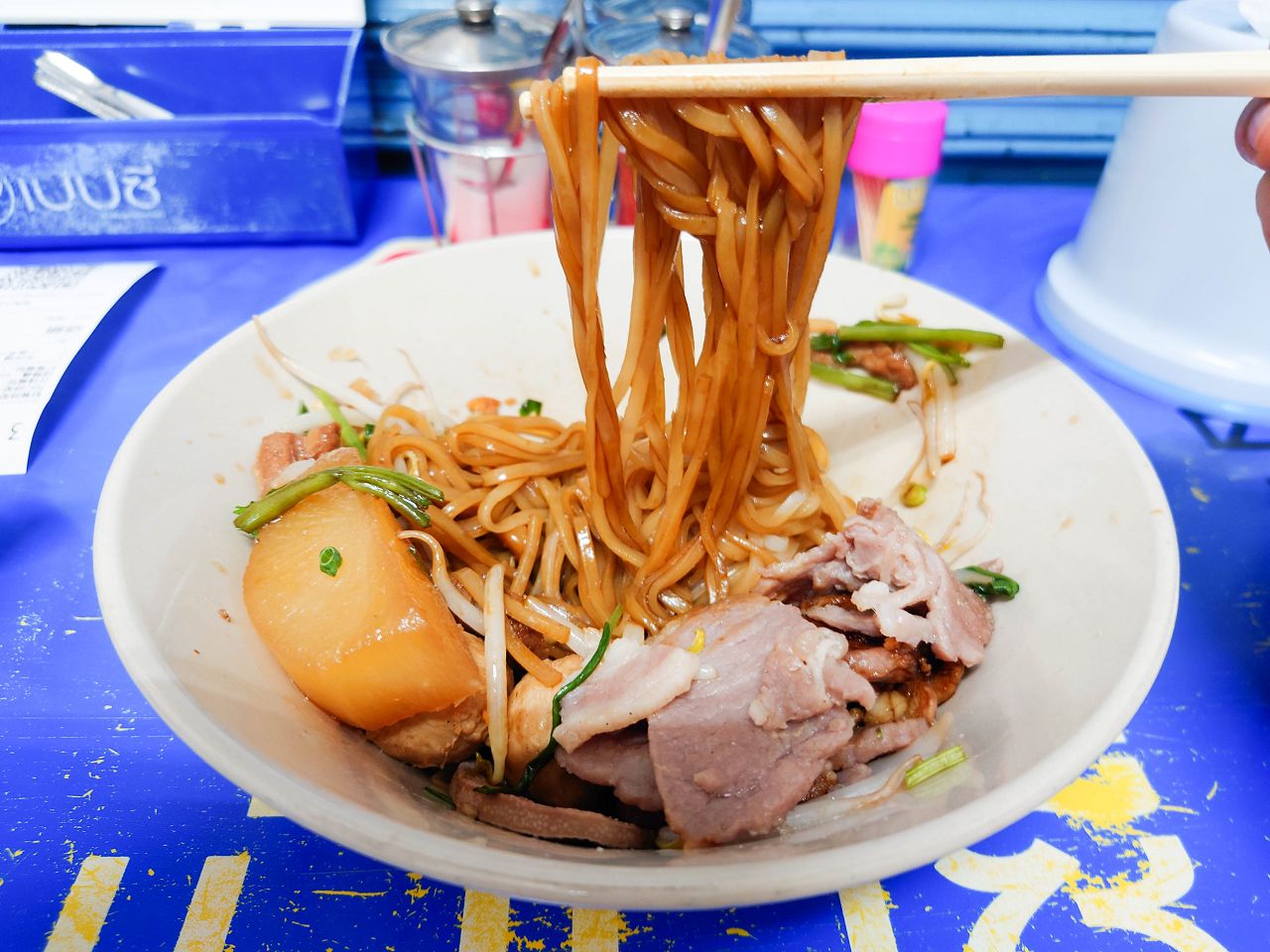 [食記][高雄市] 大城老船麵 復橫總店 — 南華市場附近正統道地泰國街頭船麵和泰式小吃