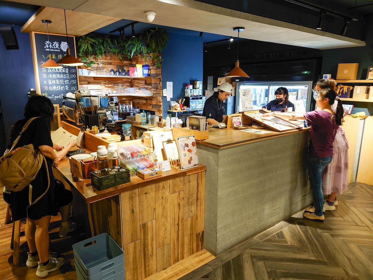 [食記][台北市] 深夜裡的法國手工甜點 — 巷弄內高人氣深夜甜點店