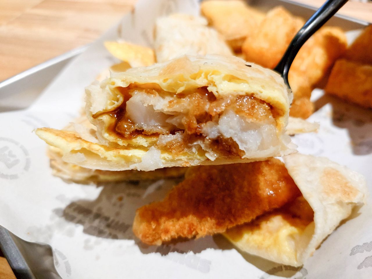 [食記][新北市][板橋區] 肉sandwich 板橋新埔店 — 創意口味的三明治和蛋餅，三明治的肉排厚又實在。
