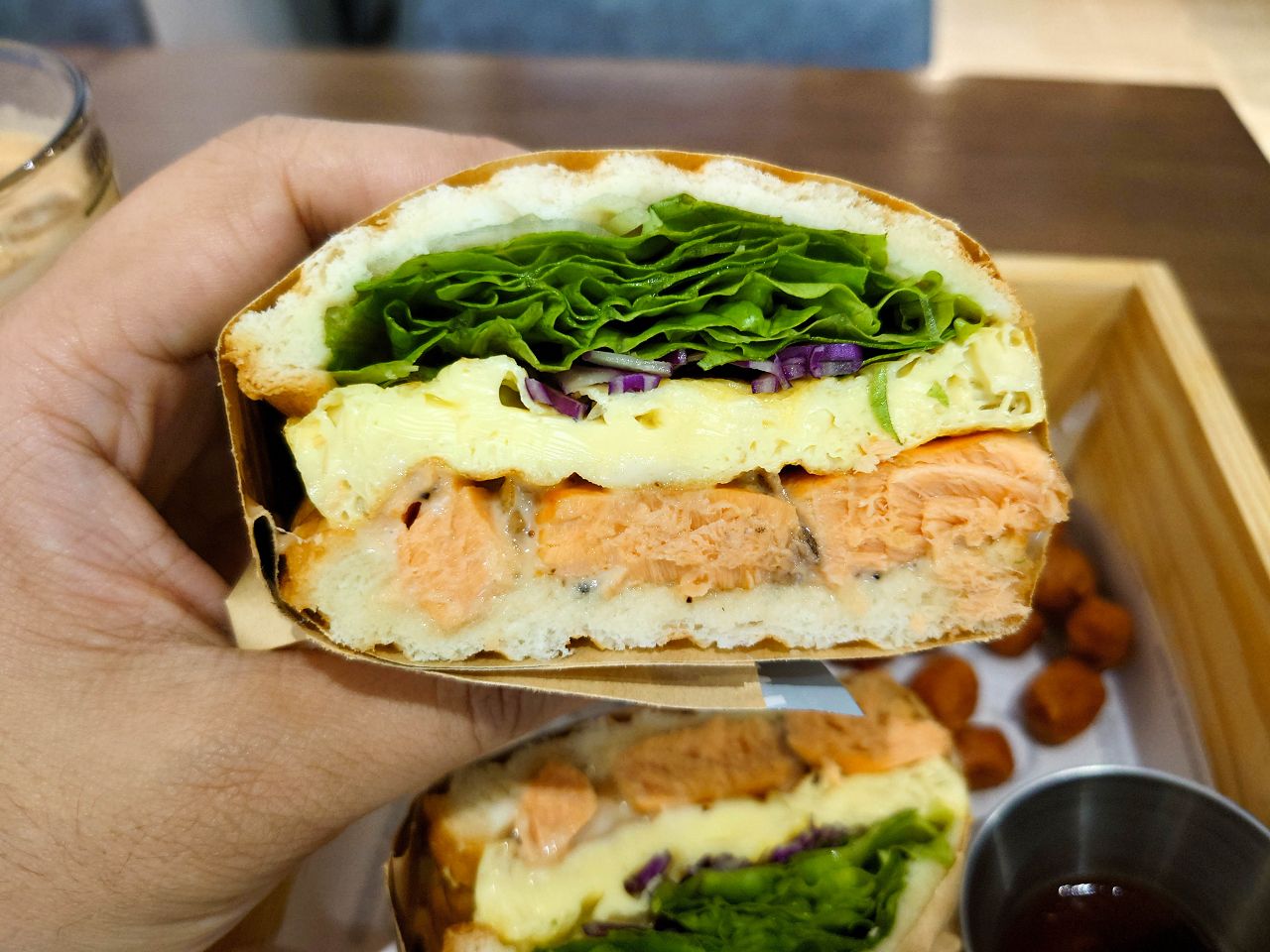 [食記][新北市][板橋區] 肉sandwich 板橋新埔店 — 創意口味的三明治和蛋餅，三明治的肉排厚又實在。
