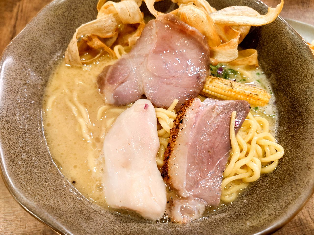 [食記][台北市] 麵屋鶴立 — 濃郁香醇不厚重的雞白湯拉麵