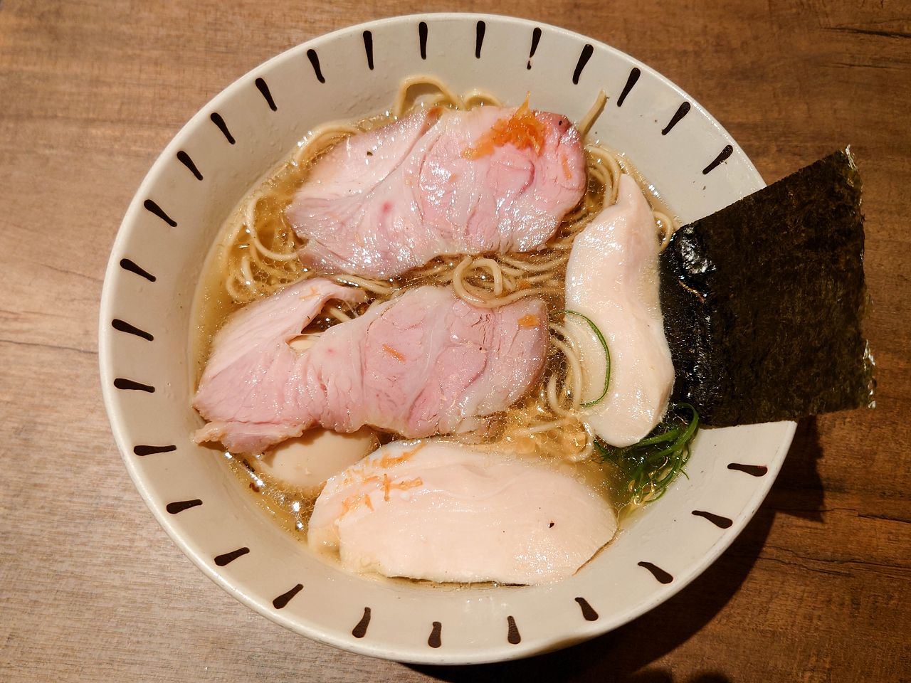 [食記][台北市] 麵屋鶴立 — 濃郁香醇不厚重的雞白湯拉麵