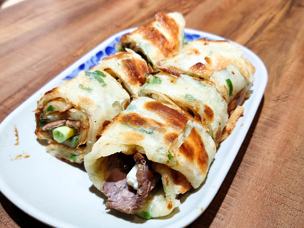 [食記][台北市] 川畝園麵食館 — 高人氣平價小籠湯包、炒飯、捲餅專賣店