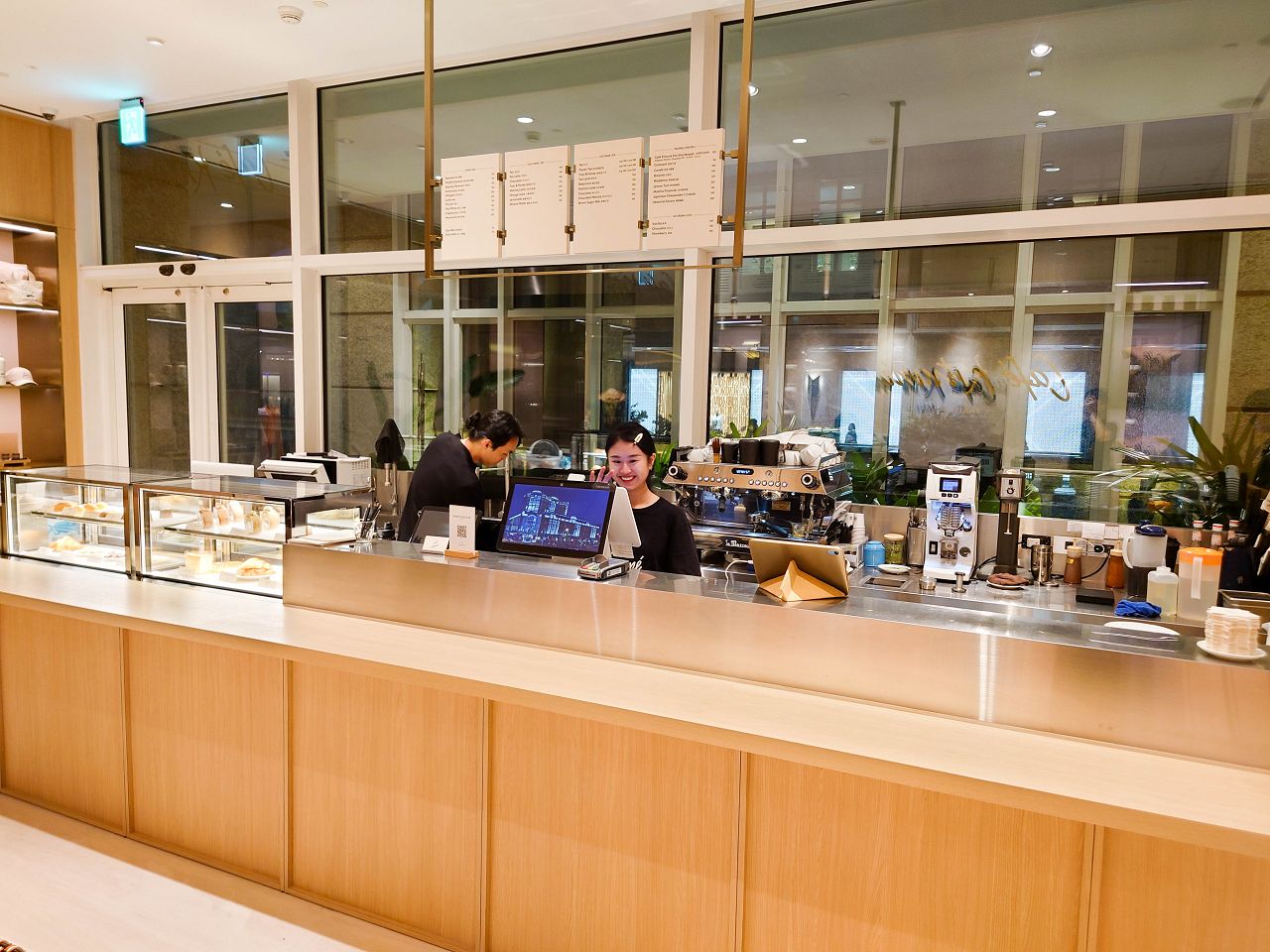 [食記][台北市] Café Kitsuné BELLAVITA — 來自法國巴黎的融合日法文化的咖啡廳