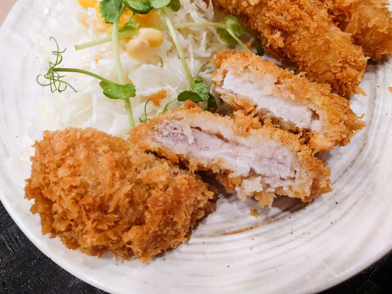 [食記][新北市][板橋區] 郁日式炸豬排 板橋店 — 平價日式炸豬排專賣店，不到200元的炸豬排定食。
