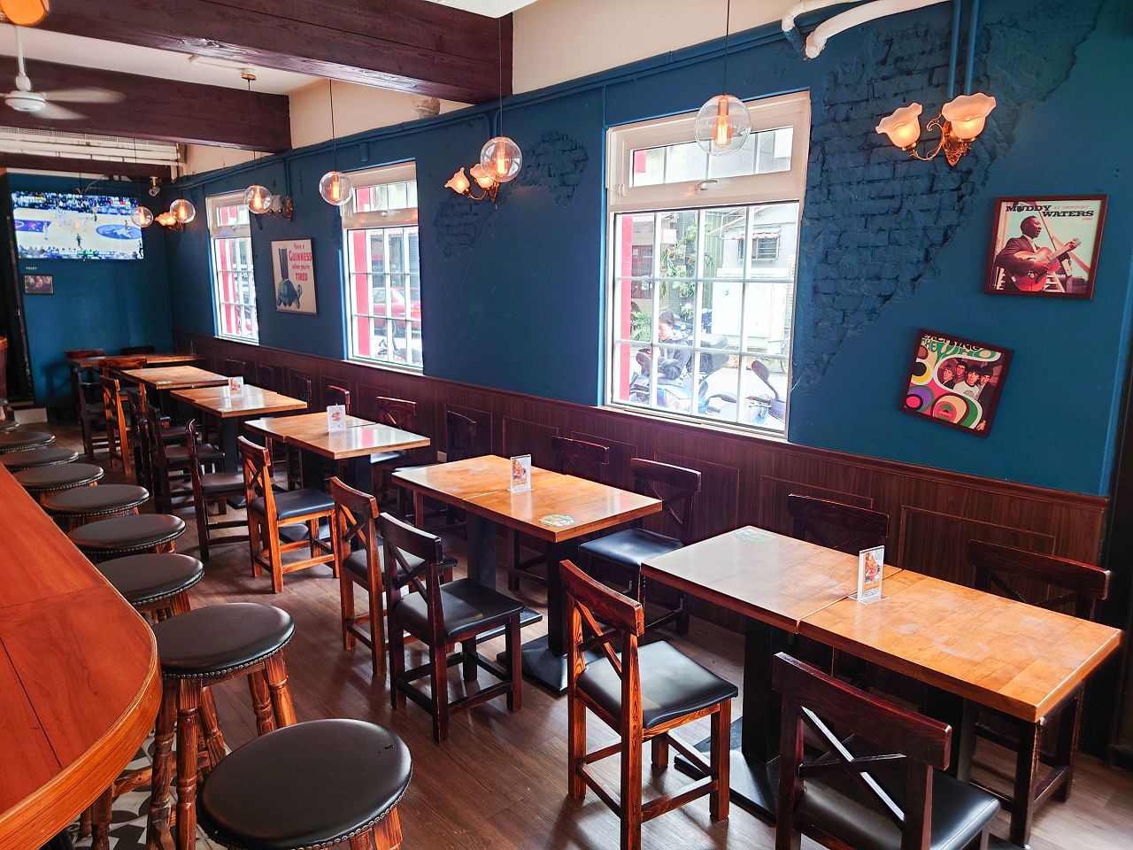 [食記][新北市][板橋區] Lane 72 Bistro 英式餐酒館 — 板橋復古英倫風格英式料理餐廳