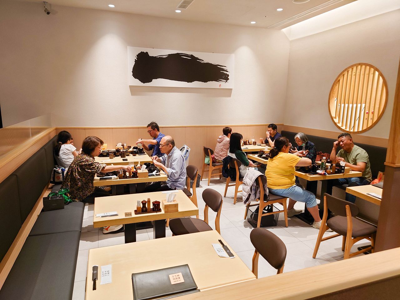 [食記][台北市] うなぎ四代目菊かわ 微風信義店 — 來自日本名古屋米其林推薦老牌鰻魚飯專賣店在微風信義展店，信義商圈鰻魚飯推薦。