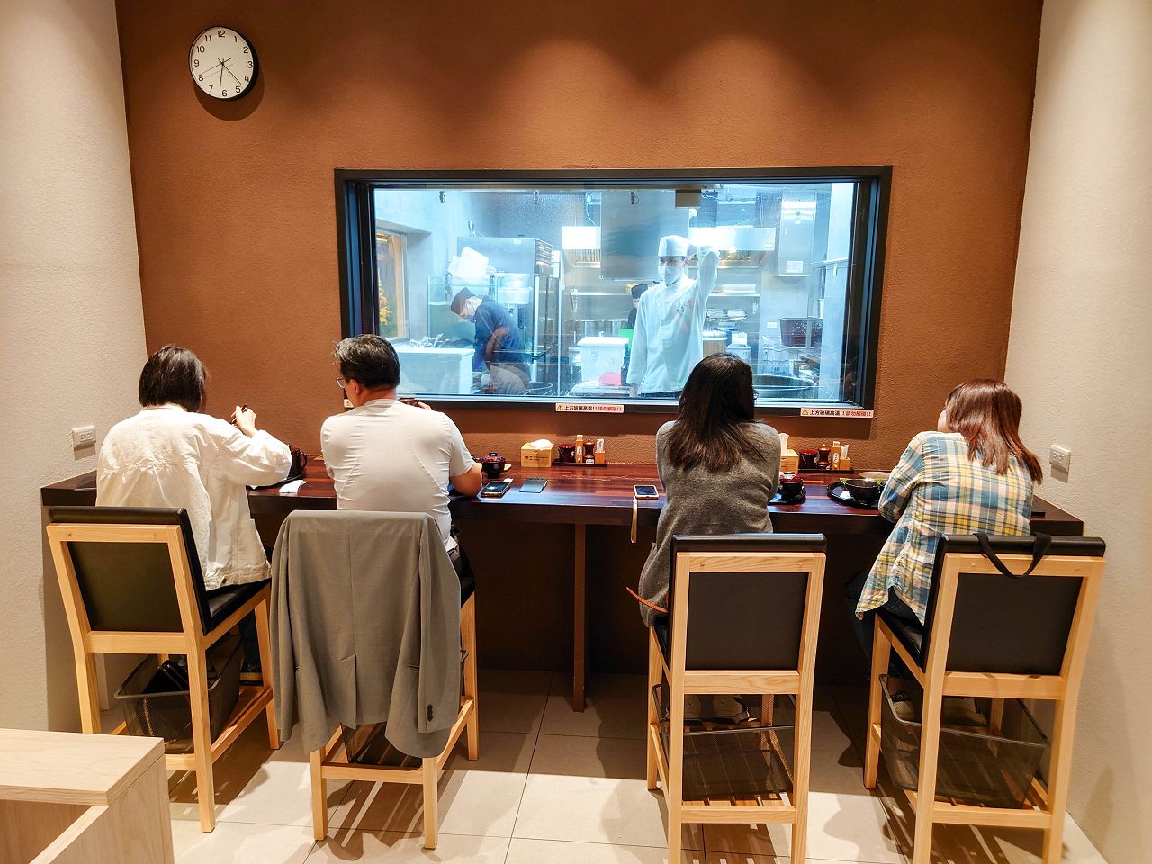 [食記][台北市] うなぎ四代目菊かわ 微風信義店 — 來自日本名古屋米其林推薦老牌鰻魚飯專賣店在微風信義展店，信義商圈鰻魚飯推薦。