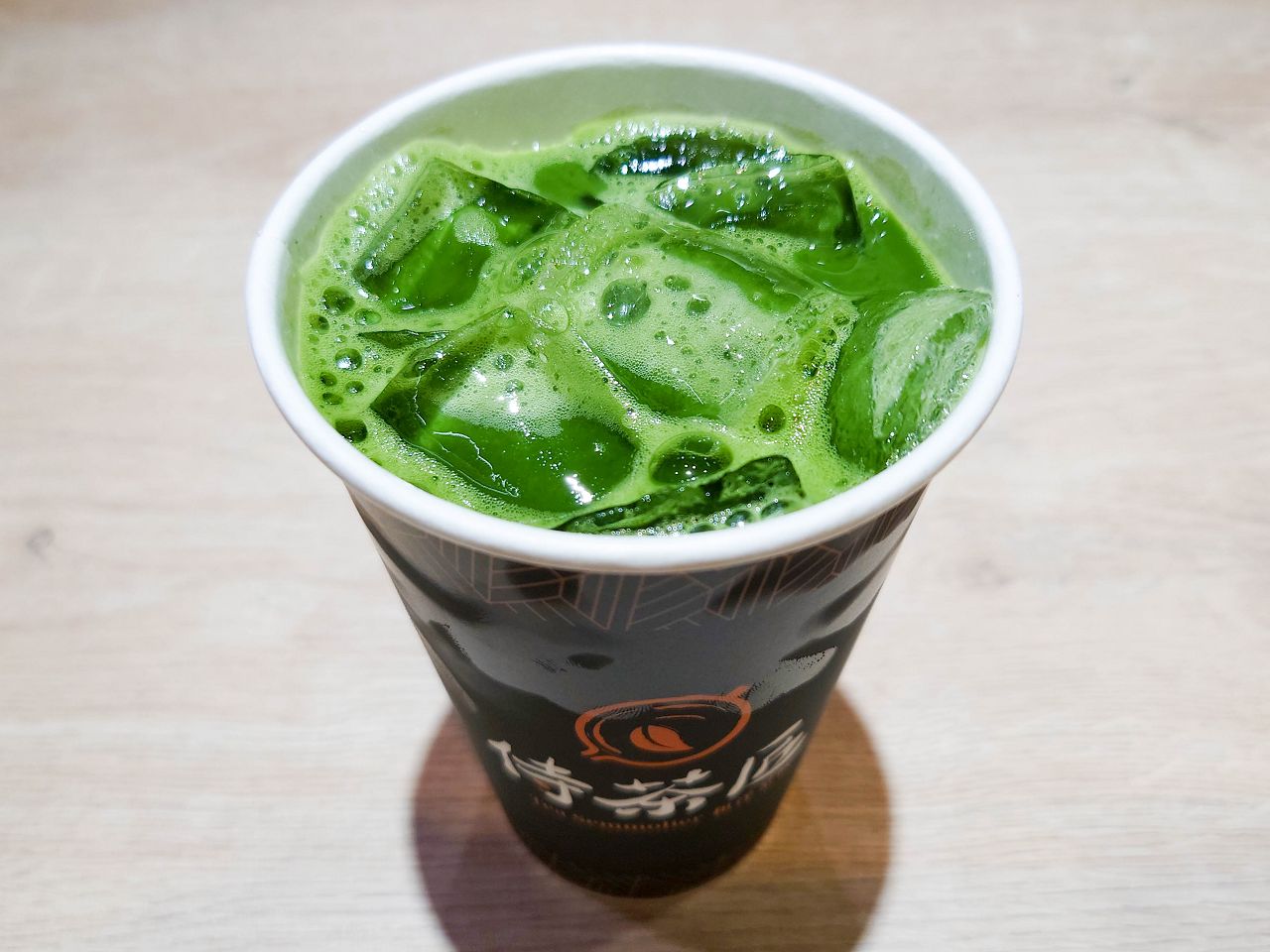 [食記][台北市] 侍茶匠 西門總店 — 主打嚴選國內外優質茶葉製作和洋茶飲，選用日本宇治高階的奧綠抹茶粉手刷現做的抹茶飲品。