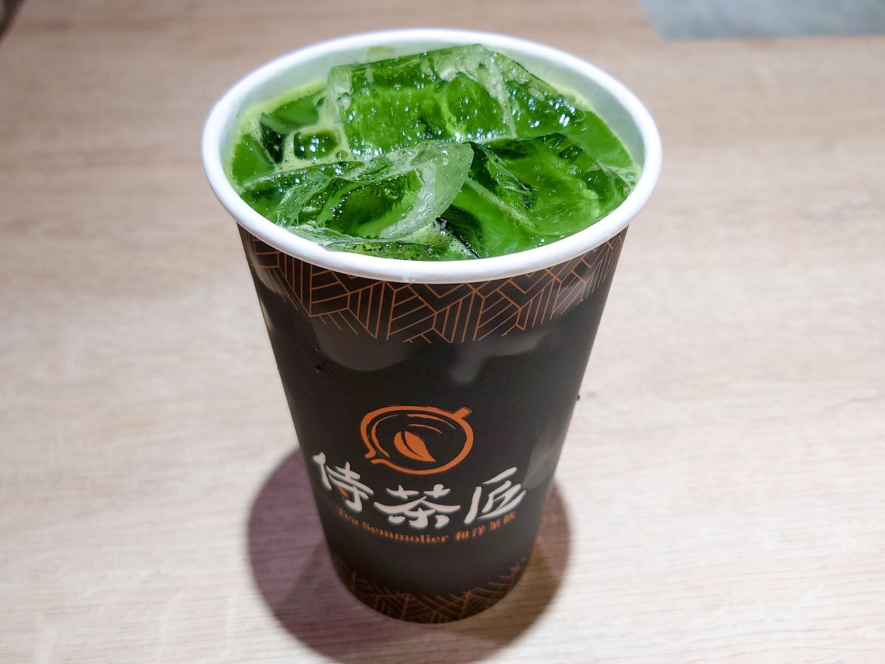 [食記][台北市] 侍茶匠 西門總店 — 主打嚴選國內外優質茶葉製作和洋茶飲，選用日本宇治高階的奧綠抹茶粉手刷現做的抹茶飲品。