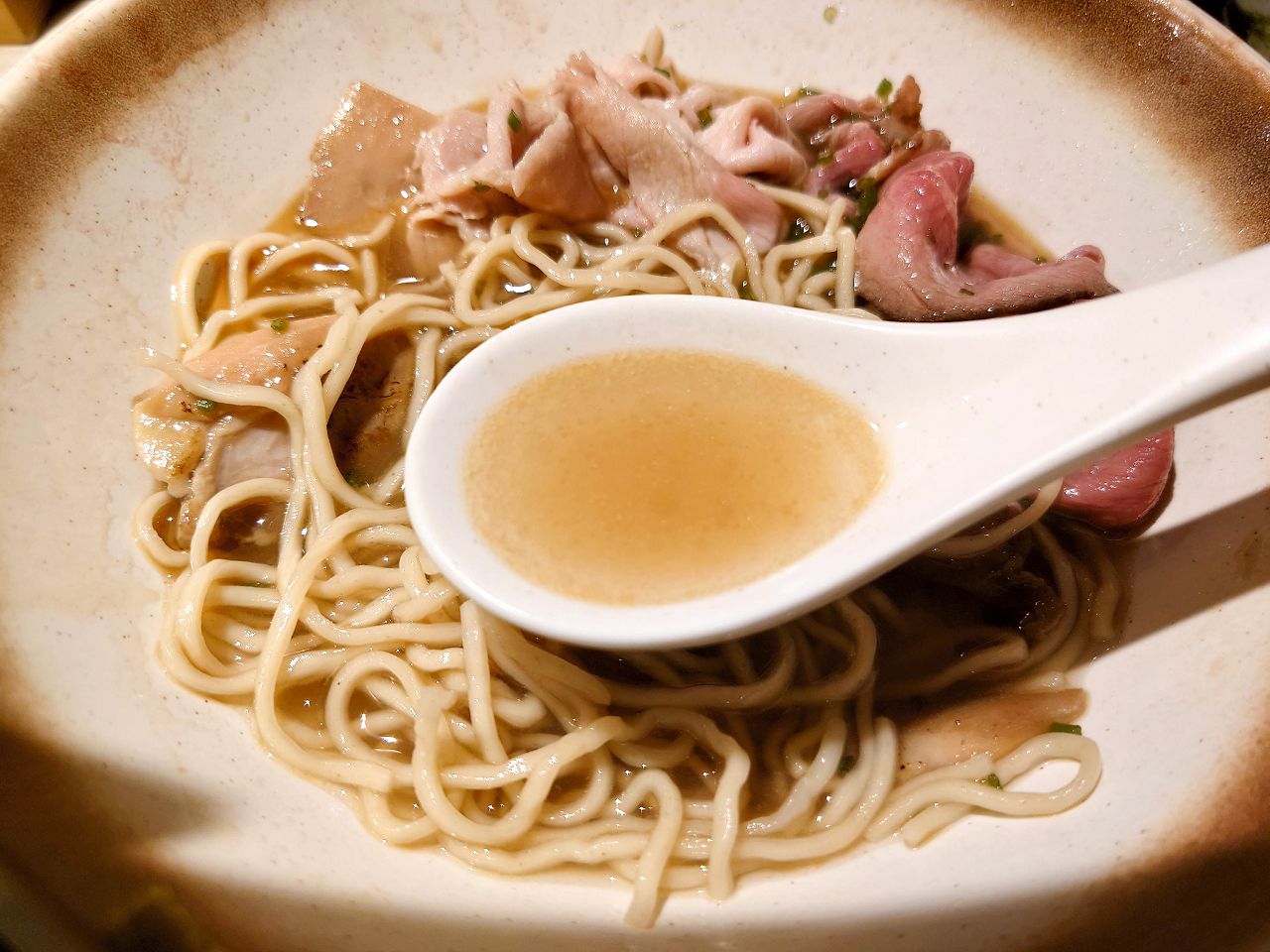 [食記][台北市] 木麒麟拉麵 — 主打備長炭煙燻湯頭拉麵