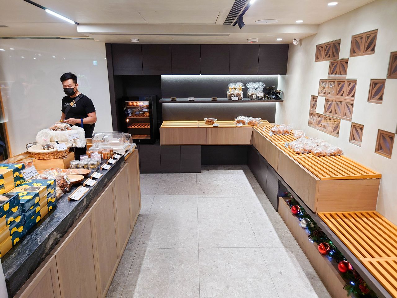 [食記][台北市] 陳耀訓·麵包埠 Yoshi Bakery — 世界冠軍麵包師傅創立的麵包店，每逢中秋檔期超熱賣的紅土蛋黃酥。