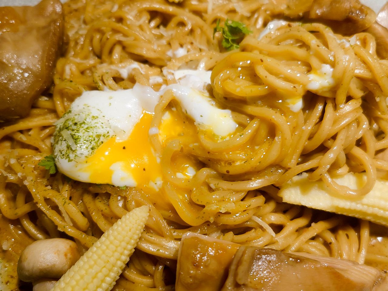 [食記][台北市] 木麒麟拉麵 — 主打備長炭煙燻湯頭拉麵