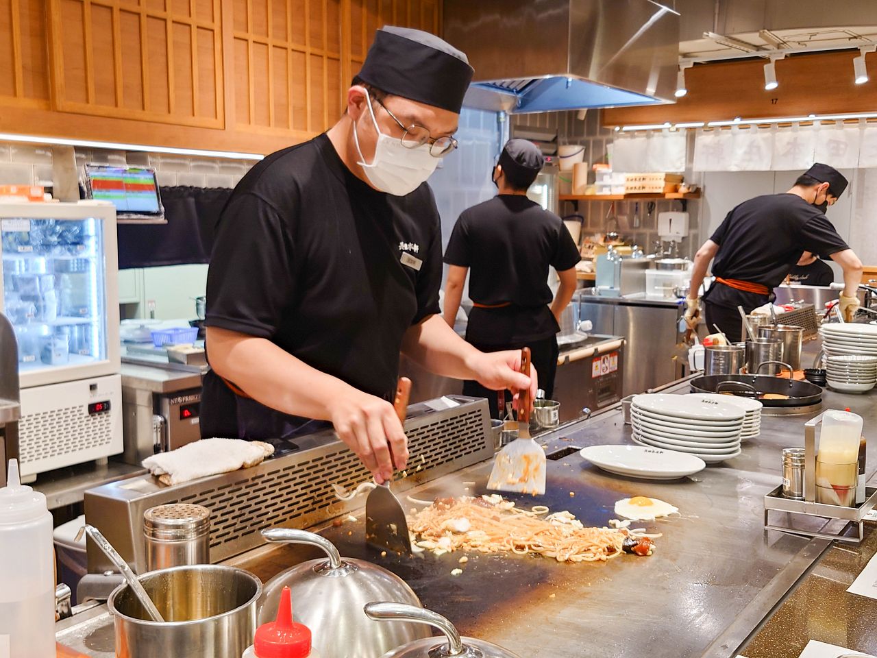 [食記][台北市] 長田本庄軒 新光南西店 — 神戶日式炒麵名店插旗新光三越南西三館