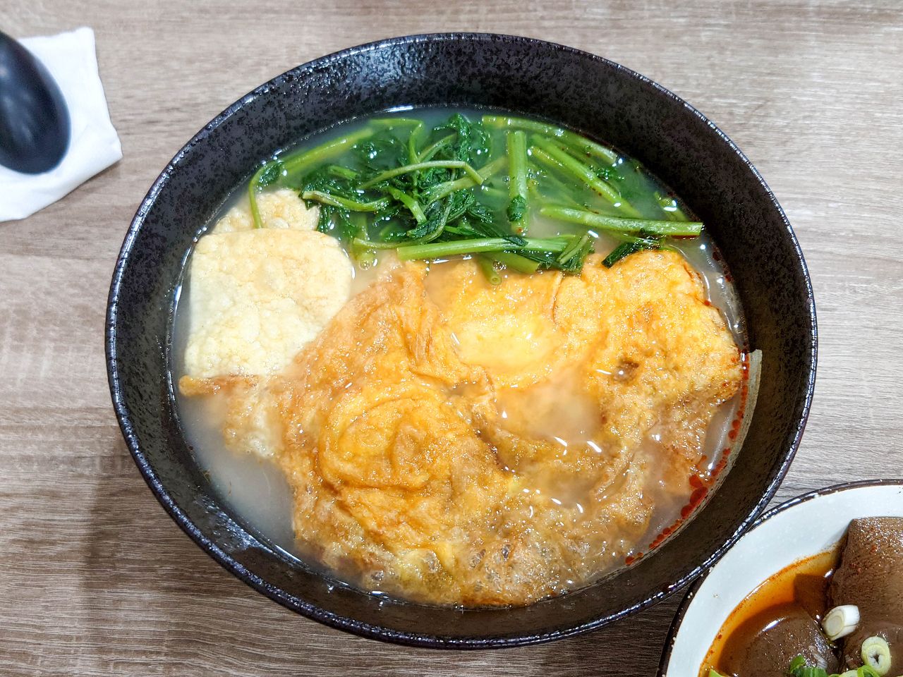 [食記][高雄市] 我愛螺螺螄粉 — 興中路花市螺螄粉專賣店，推薦搭配脆皮肉、牛腱肉、麻辣鴨血的螺螄粉。