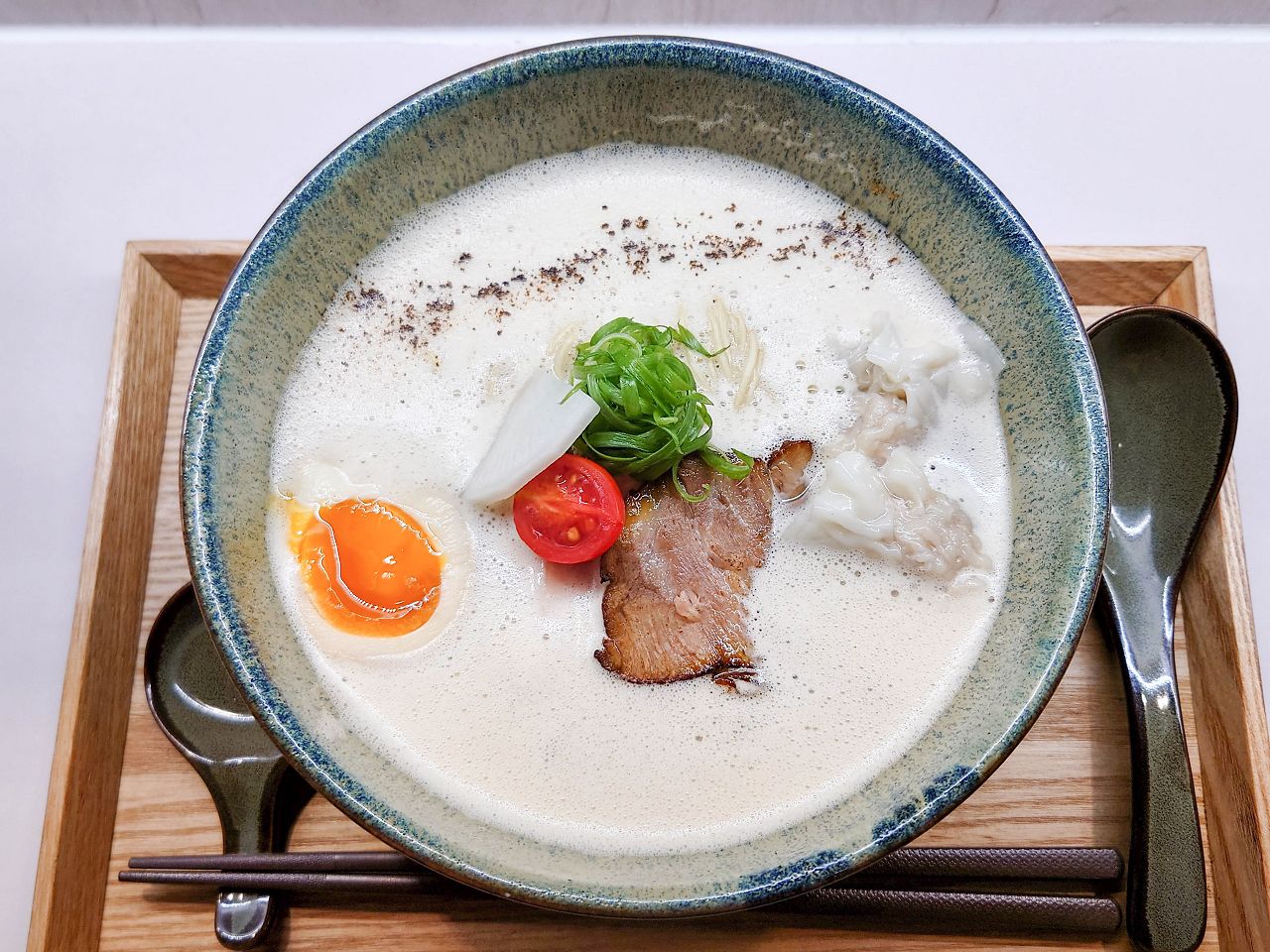 [食記][台北市] 茶悟ラーメン (茶悟拉麵) — 以茶入湯帶有茶香的創意拉麵