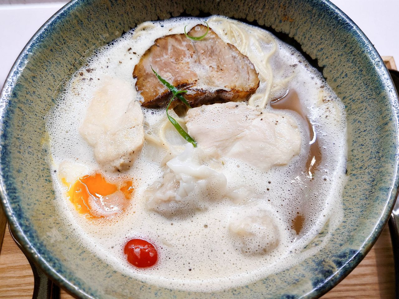 [食記][台北市] 茶悟ラーメン (茶悟拉麵) — 以茶入湯帶有茶香的創意拉麵