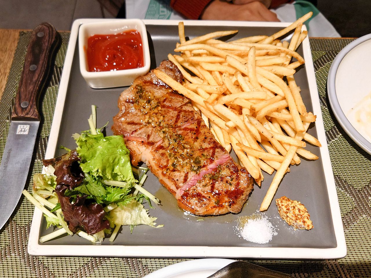 [食記][台北市] S&W Butcher’s Shop (已改名為 “S&W Grill”) — 美國頂級牛排館 Smith & Wollensky 的副品牌餐廳