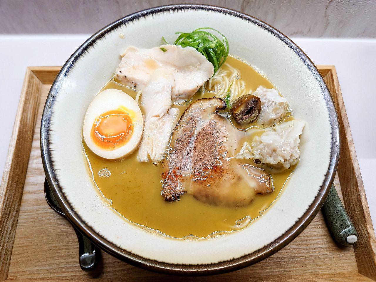 [食記][台北市] 茶悟ラーメン (茶悟拉麵) — 以茶入湯帶有茶香的創意拉麵