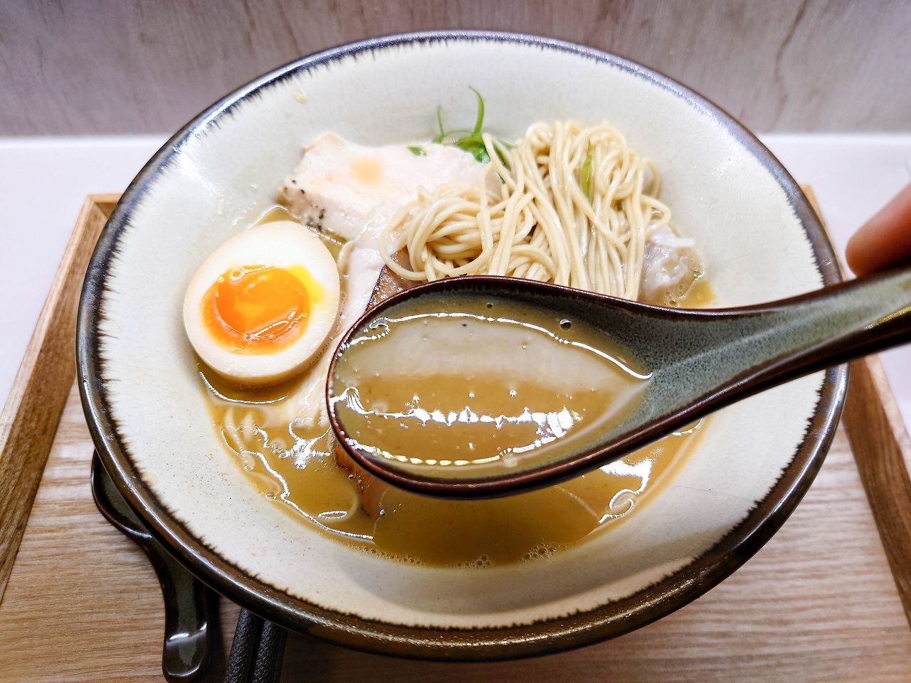 [食記][台北市] 茶悟ラーメン (茶悟拉麵) — 以茶入湯帶有茶香的創意拉麵