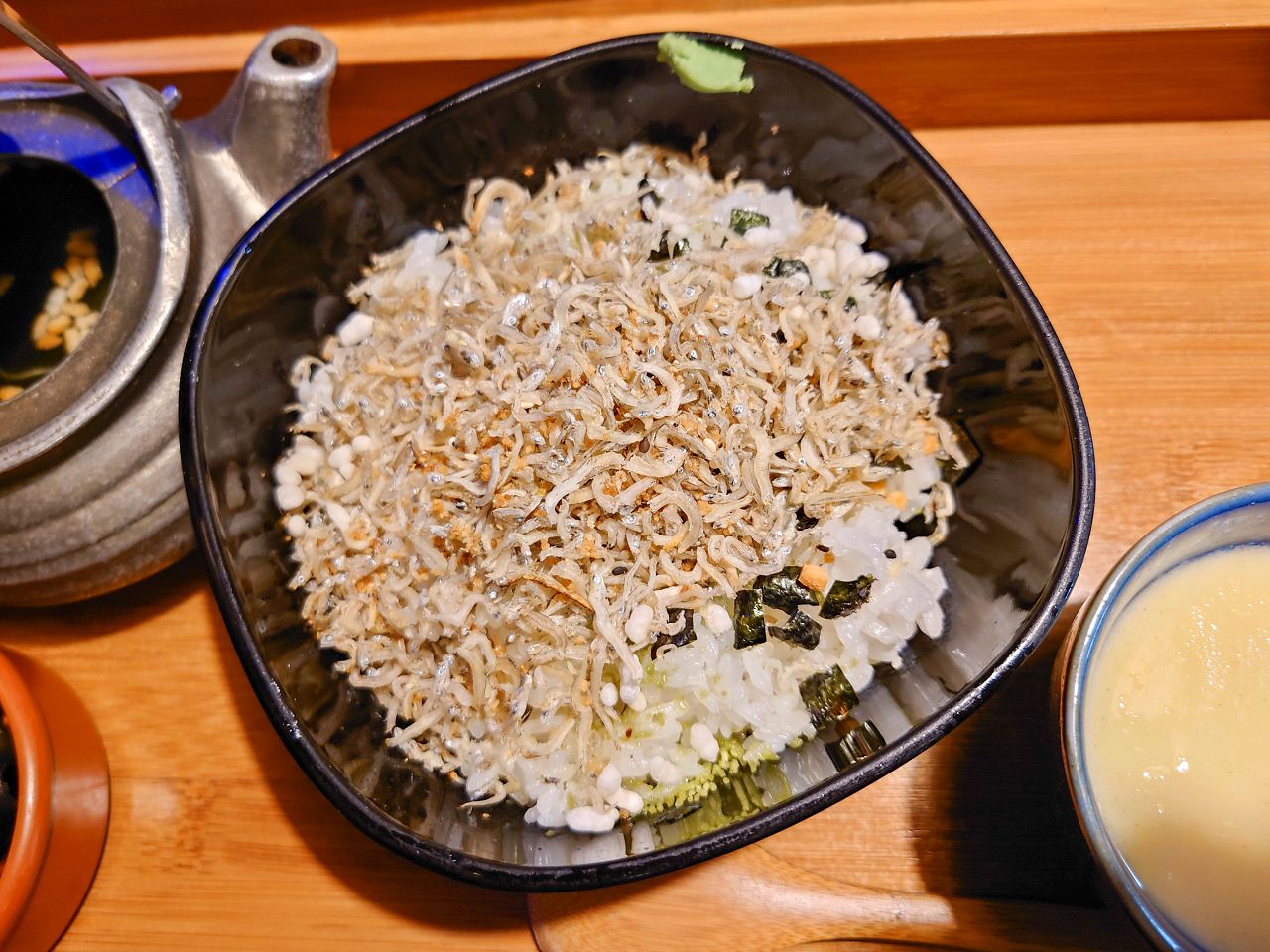 [食記][高雄市] 丸叁食伍 — 捷運信義國小站附近老屋內主打日式定食、飯糰、茶泡飯的餐廳