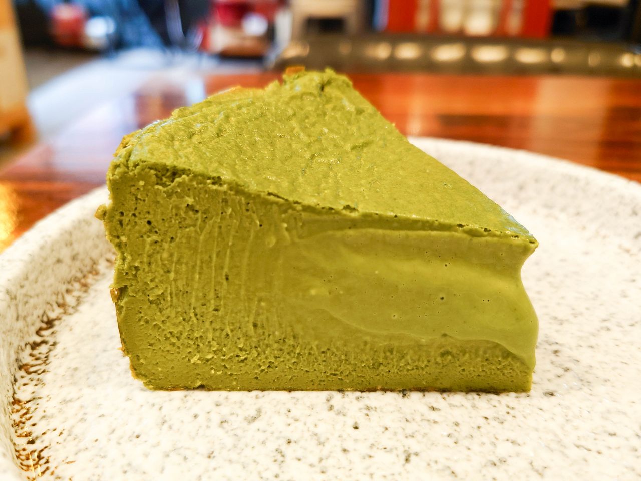 [食記][台北市] 1/2 CAFÉ — 松山區甜點咖啡廳，推薦提拉米蘇、流心巴斯克和手沖咖啡。