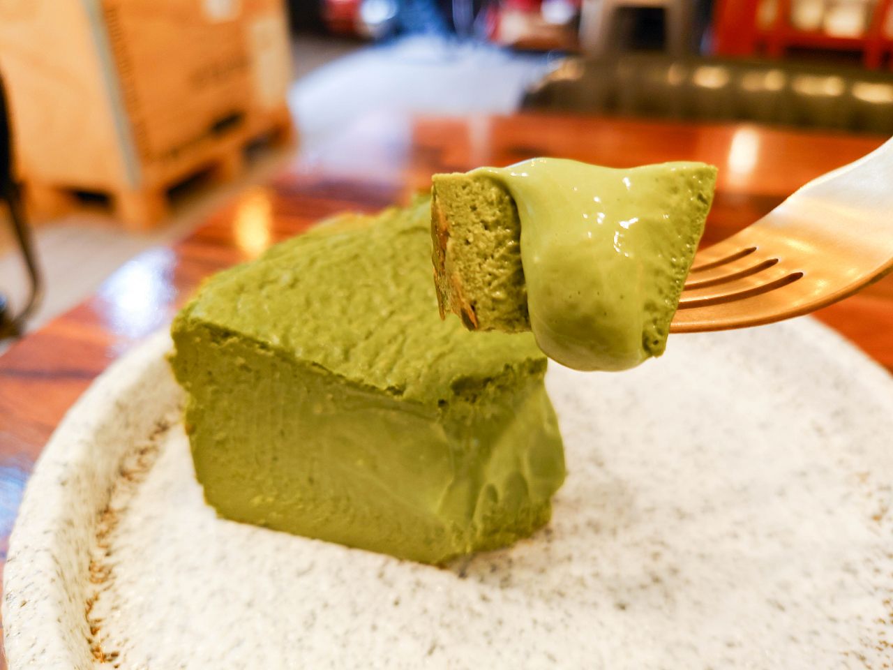 [食記][台北市] 1/2 CAFÉ — 松山區甜點咖啡廳，推薦提拉米蘇、流心巴斯克和手沖咖啡。