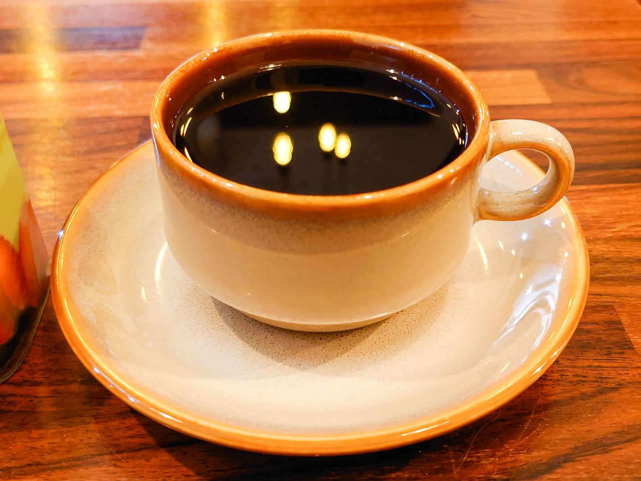 [食記][台北市] 1/2 CAFÉ — 松山區甜點咖啡廳，推薦提拉米蘇、流心巴斯克和手沖咖啡。