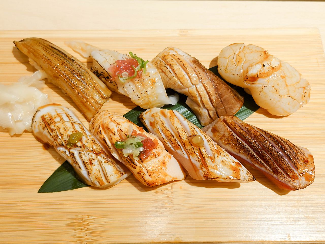 [食記][高雄市] 海龍王壽司 — 左營高鐵站附近日本料理和壽司專賣餐廳，選用漁港直送在地新鮮魚貨，遵循正宗日式料理手法。