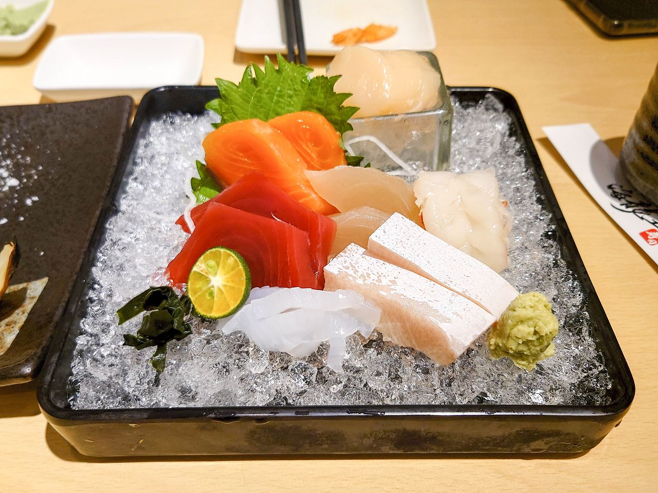 [食記][高雄市] 海龍王壽司 — 左營高鐵站附近日本料理和壽司專賣餐廳，選用漁港直送在地新鮮魚貨，遵循正宗日式料理手法。