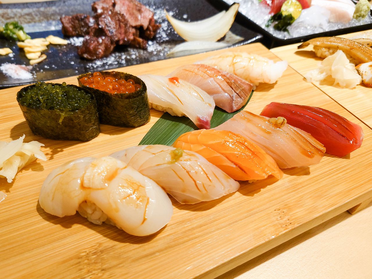 [食記][高雄市] 海龍王壽司 — 左營高鐵站附近日本料理和壽司專賣餐廳，選用漁港直送在地新鮮魚貨，遵循正宗日式料理手法。