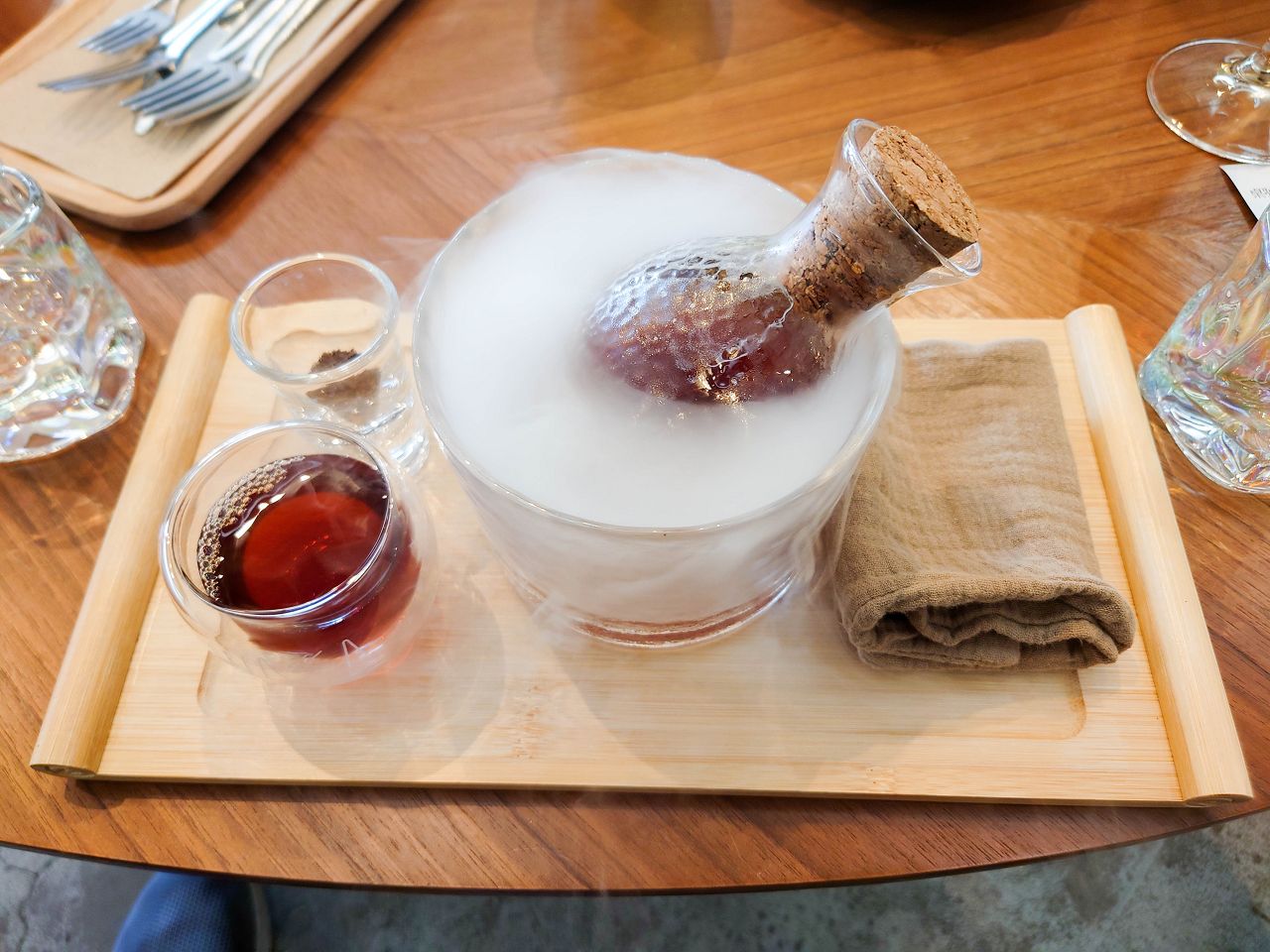 [食記][高雄市] WASA Café & Sake — 左營高鐵站附近咖啡廳兼清酒吧