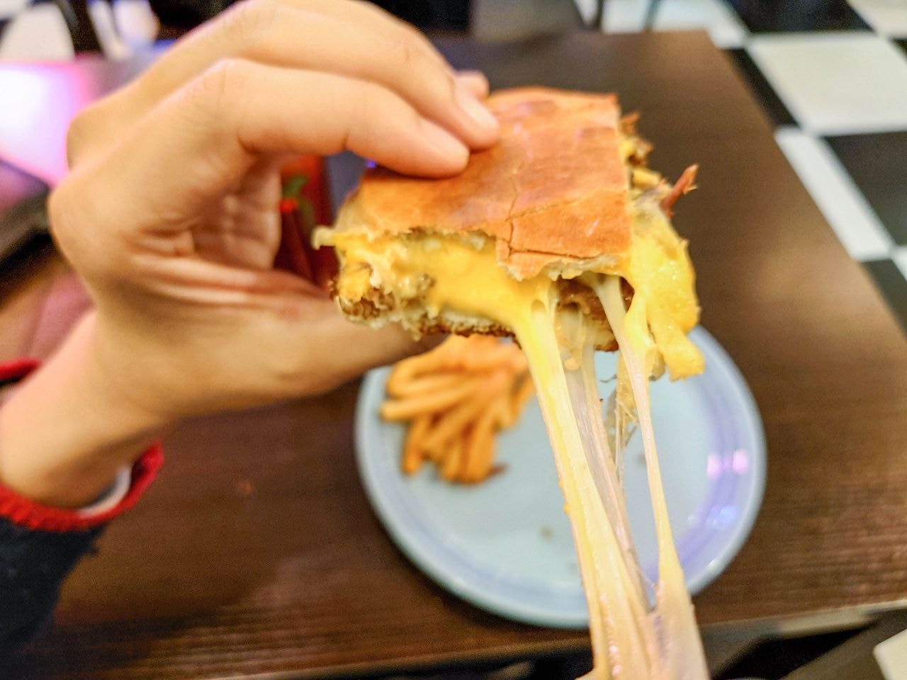 [食記][台北市] 福嗑 Lucky Eat 熱壓·古巴·三明治 — 捷運市政府站附近古巴三明治、費城三明治和漢堡專賣店