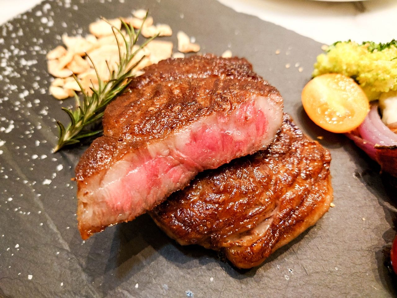 [食記][台北市] Le Sage Bistro 茱莉金牛排餐酒館 — 師大附近頂級牛排館，主打美國Prime級鮮切牛排。