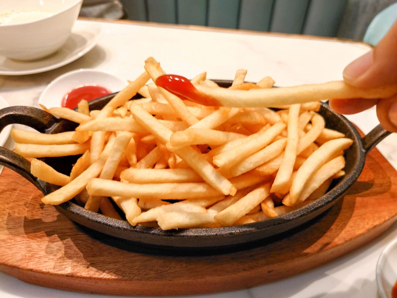 [食記][台北市] Le Sage Bistro 茱莉金牛排餐酒館 — 師大附近頂級牛排館，主打美國Prime級鮮切牛排。