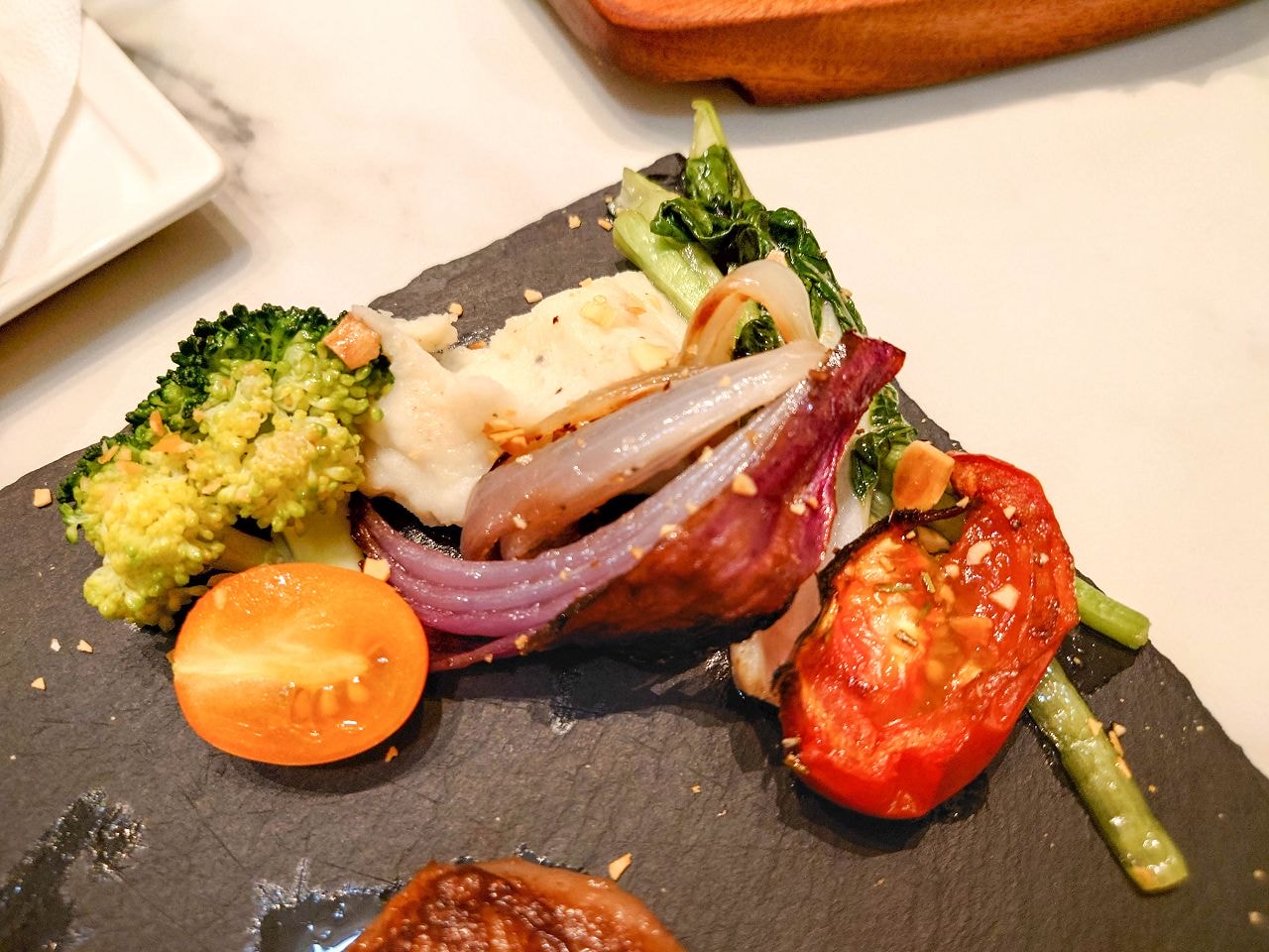 [食記][台北市] Le Sage Bistro 茱莉金牛排餐酒館 — 師大附近頂級牛排館，主打美國Prime級鮮切牛排。