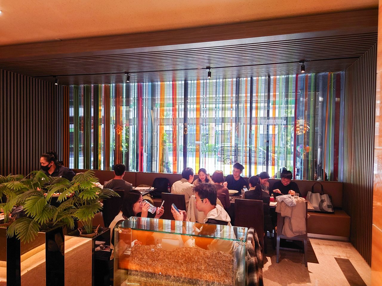 [食記][台北市] Swensen’s 双聖美式餐廳 大安店 — 超豪華9球冰淇淋組合的環遊世界聖代適合多人合享