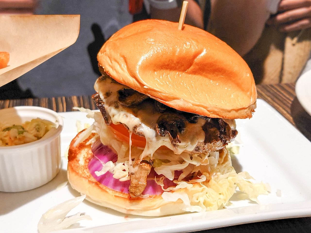 [食記][台北市] Swensen’s 双聖美式餐廳 大安店 — 超豪華9球冰淇淋組合的環遊世界聖代適合多人合享