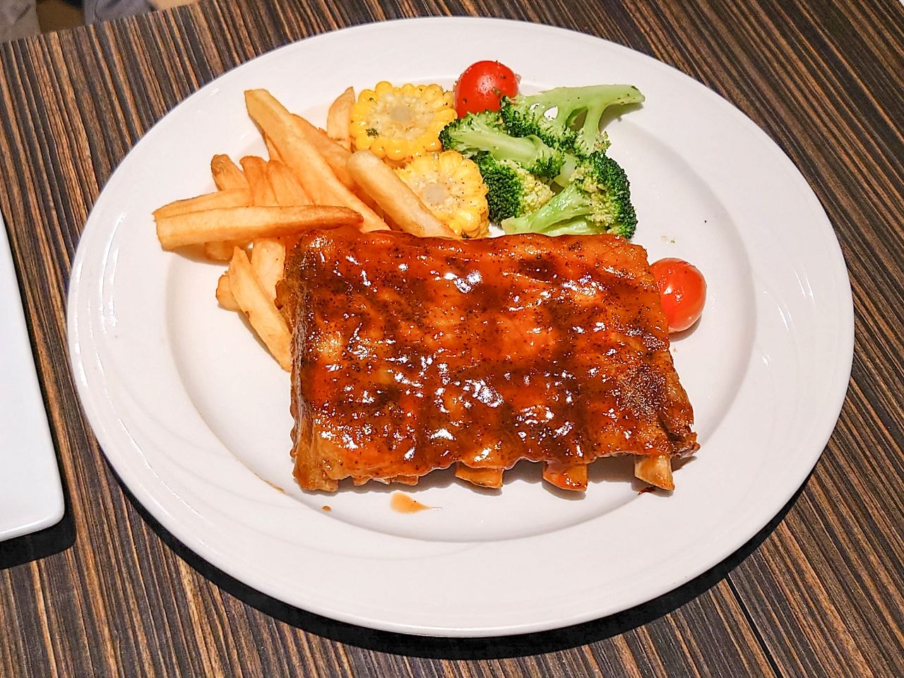 [食記][台北市] Swensen’s 双聖美式餐廳 大安店 — 超豪華9球冰淇淋組合的環遊世界聖代適合多人合享