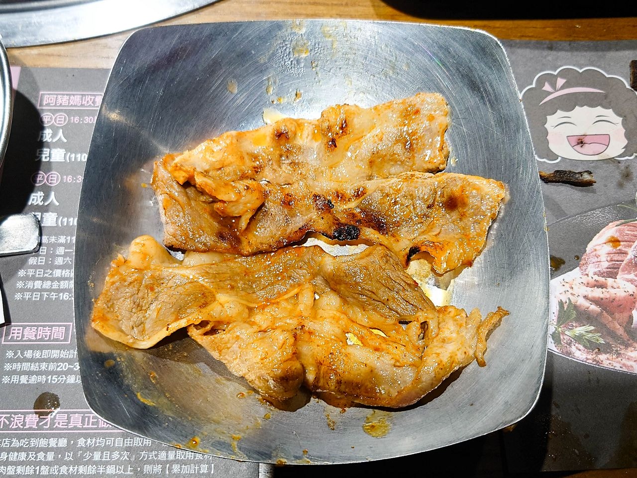 [食記][台北市] 阿豬媽아줌마韓式烤肉吃到飽 西門店 — 多道韓式烤肉、韓式經典美食和小菜吃到飽