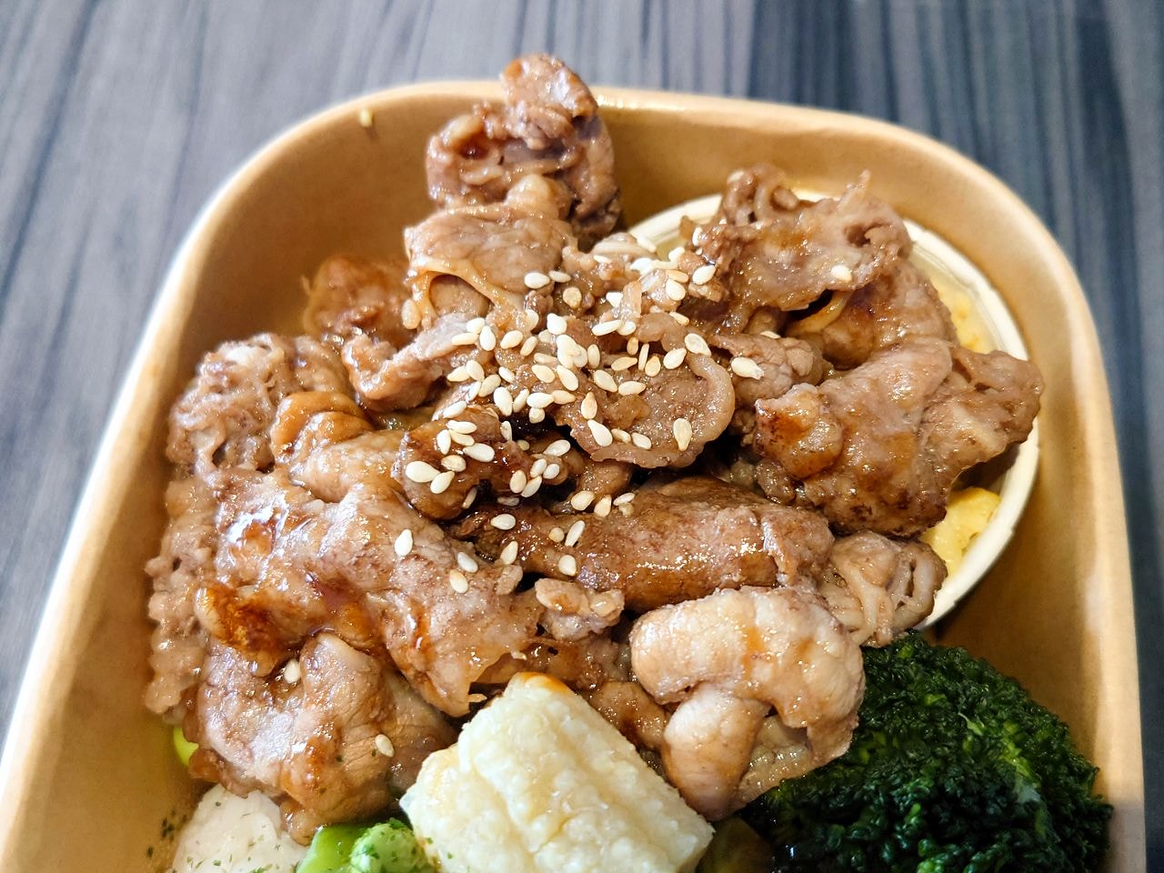 [食記][台中市] 厭世夯肉 博館店 — 科博館附近早午餐餐盒、熱壓丹麥吐司推薦
