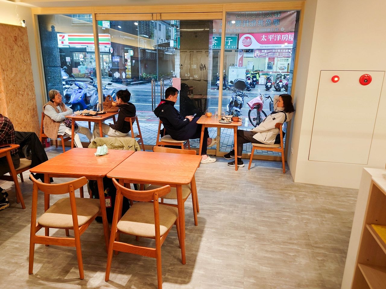[食記][新北市][中和區] Aki Deli — 中和新開和洋早午餐餐廳，抹茶名店「Aki Matcha Bar」的姊妹店，份量充足又實在的三明治和可頌。