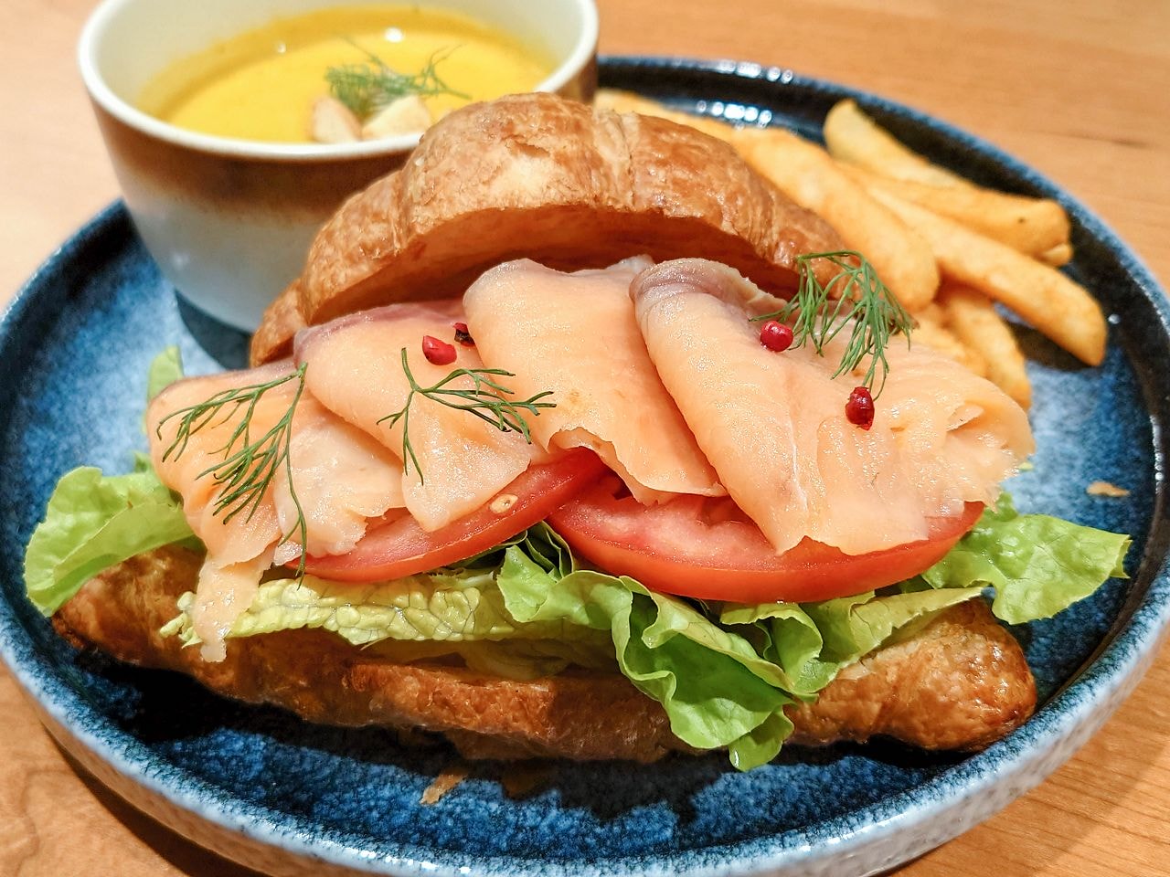 [食記][新北市][中和區] Aki Deli — 中和新開和洋早午餐餐廳，抹茶名店「Aki Matcha Bar」的姊妹店，份量充足又實在的三明治和可頌。